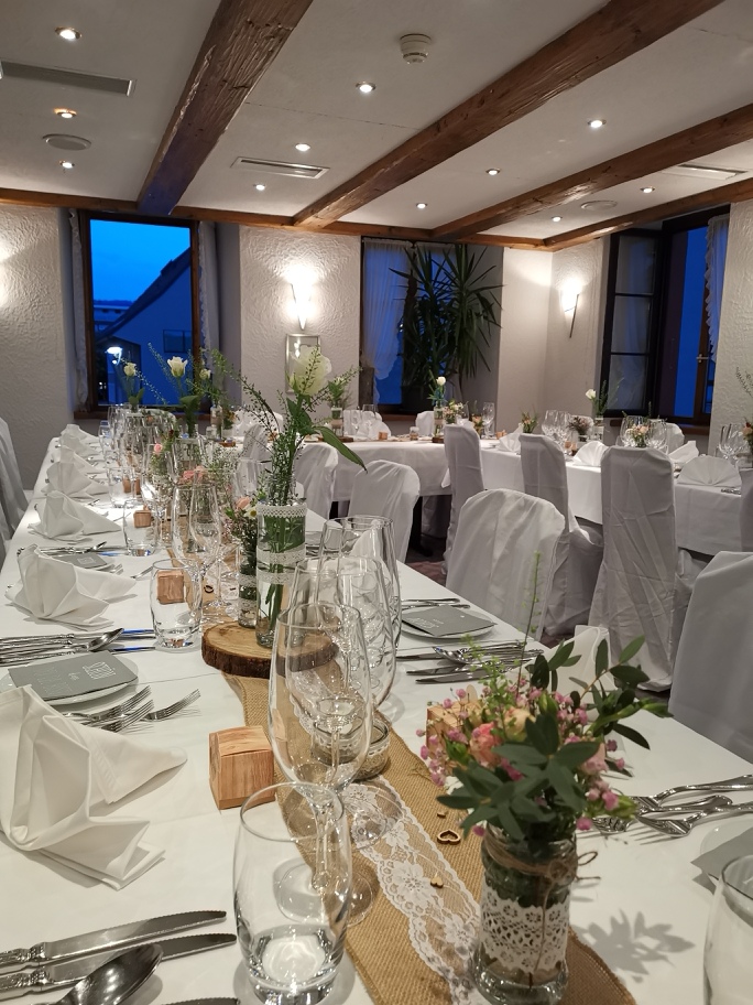 Festtafel für Hochzeiten und Geburtstage